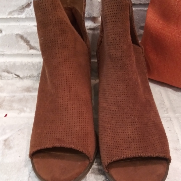 Shoeties - Picture 5 of 5